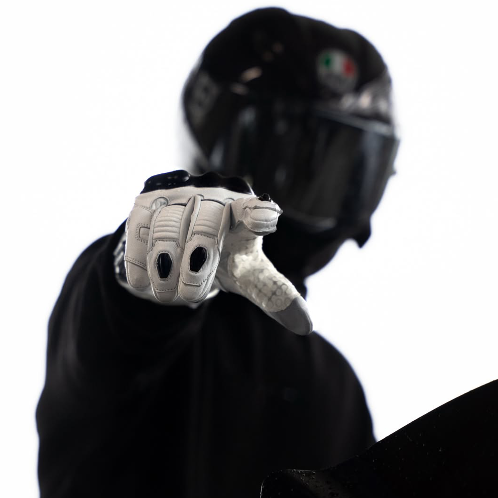 Shark Torsion White Gloves